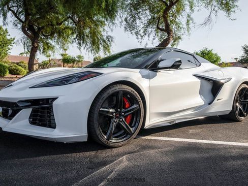 Used 2025 Chevrolet Corvette E-Ray AWD/4WD image 16