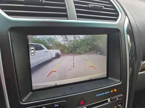 Used 2016 Ford Explorer Platinum AWD/4WD image 15