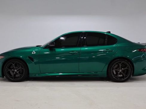 Used 2023 Alfa Romeo Giulia Quadrifoglio RWD image 4
