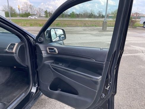 Used 2015 Jeep Grand Cherokee Limited w/ Luxury Group II image 47