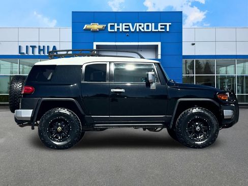 Used 2007 Toyota FJ Cruiser 4WD w/ Upgrade Pkg 1 image 8