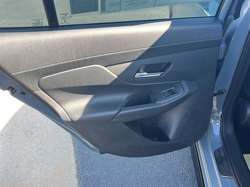 New 2026 Nissan Sentra SR w/ Floor Mat Package FWD image 17