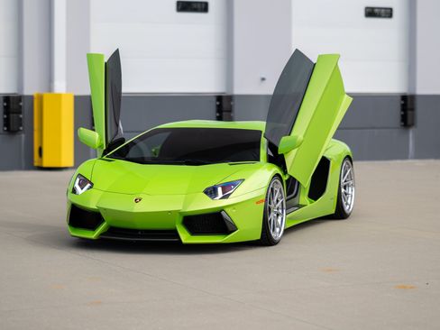 Used 2013 Lamborghini Aventador LP 700-4 AWD/4WD image 2