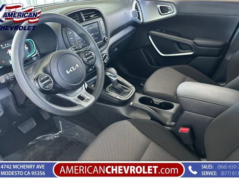 Used 2025 Kia Soul LX FWD image 10
