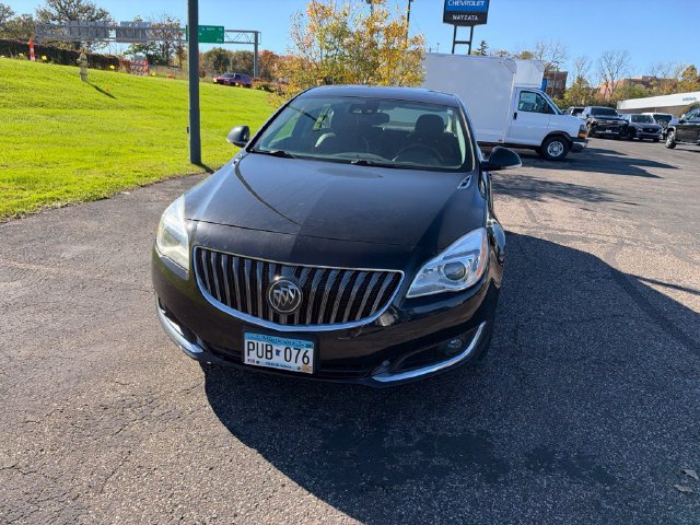 Used 2017 Buick Regal Premium w/ Driver Confidence Package #2 FWD image 9