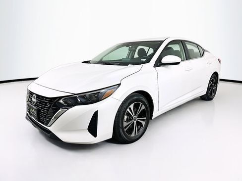 Used 2024 Nissan Sentra SV image 3