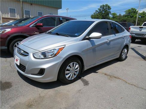 Used 2016 Hyundai Accent SE FWD image 1