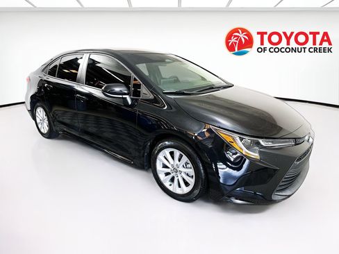 Used 2023 Toyota Corolla LE w/ LE Convenience Package FWD image 1