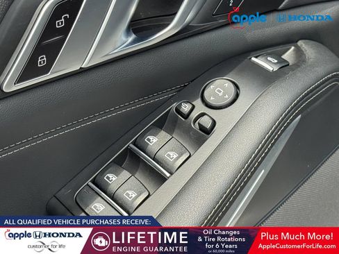 Used 2023 BMW X5 xDrive40i w/ Premium Package AWD/4WD image 9