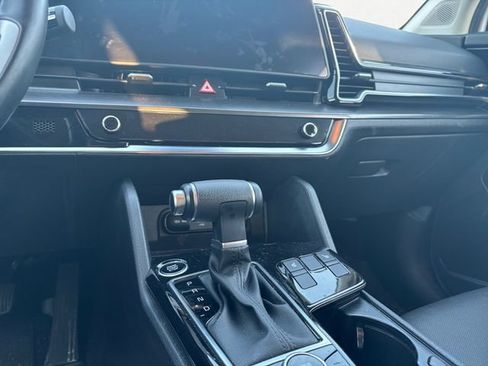 Used 2024 Kia Sportage EX image 11