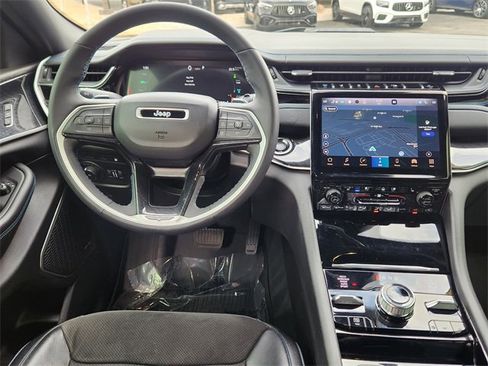 Used 2022 Jeep Grand Cherokee Trailhawk w/ Luxury Tech Group III image 14