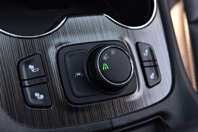 Used 2023 GMC Acadia SLT FWD image 20