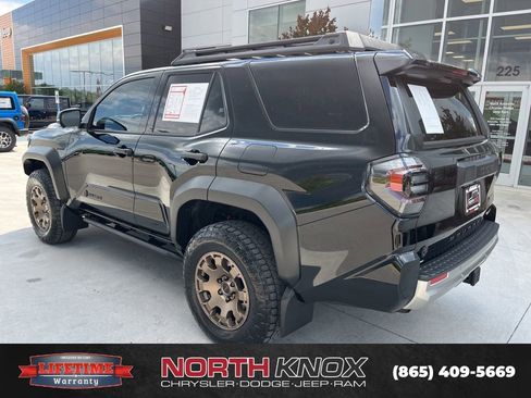Used 2025 Toyota 4Runner Trailhunter AWD/4WD image 18