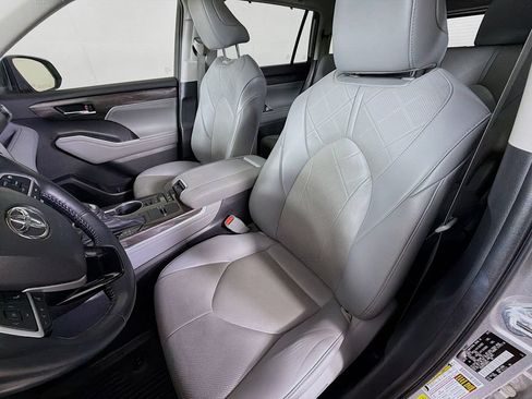 Used 2022 Toyota Highlander Platinum AWD/4WD image 12
