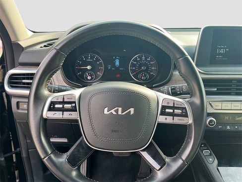 Used 2022 Kia Telluride EX w/ EX Premium Package image 11