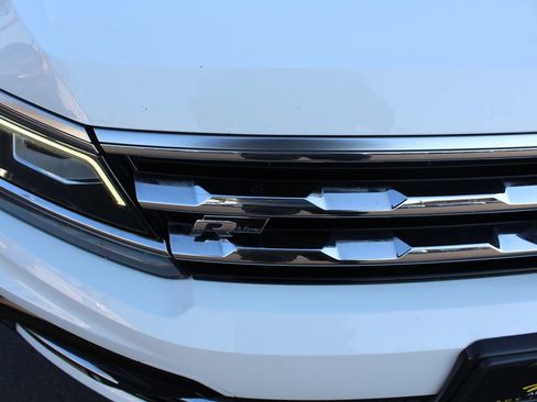 Used 2021 Volkswagen Tiguan SEL Premium R-Line w/ 3rd Row Seat Package AWD/4WD image 10