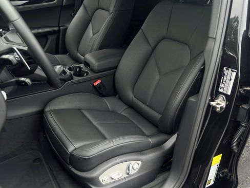 New 2026 Porsche Macan AWD/4WD image 15