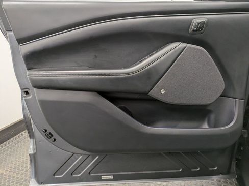 Used 2021 Ford Mustang Mach-E Premium image 8