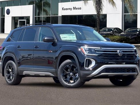 New 2025 Volkswagen Atlas Peak Edition SE AWD/4WD image 2