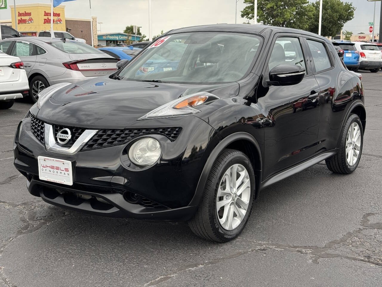 Used 2016 Nissan Juke S FWD image 8
