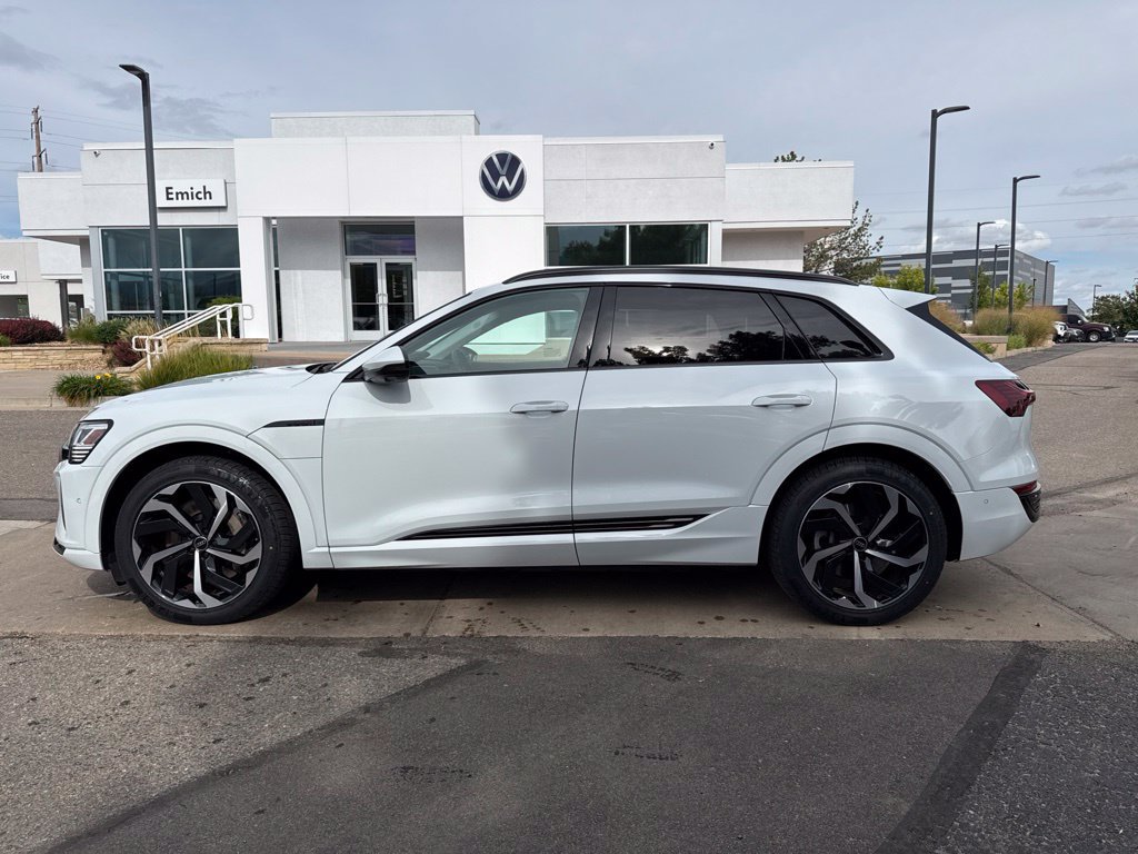 Used 2024 Audi Q8 e-tron Premium Plus w/ Premium Plus Package AWD/4WD image 2