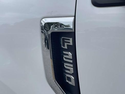 Used 2017 Ford F250 XL w/ Power Equipment Group RWD image 10