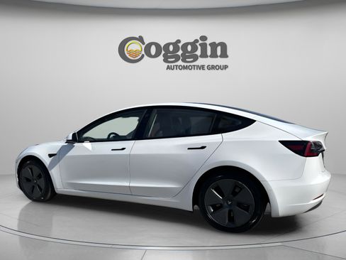 Used 2022 Tesla Model 3 image 4