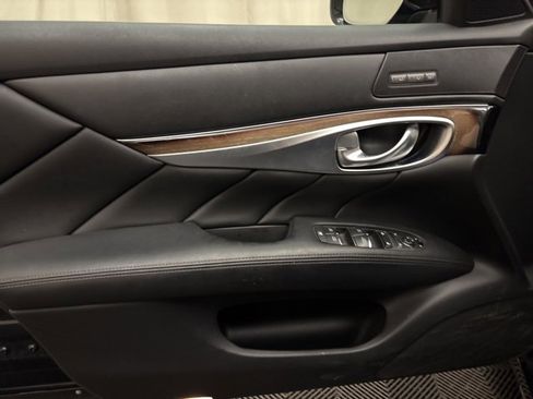 Used 2019 INFINITI Q70 L 3.7 w/ Sensory Package image 10