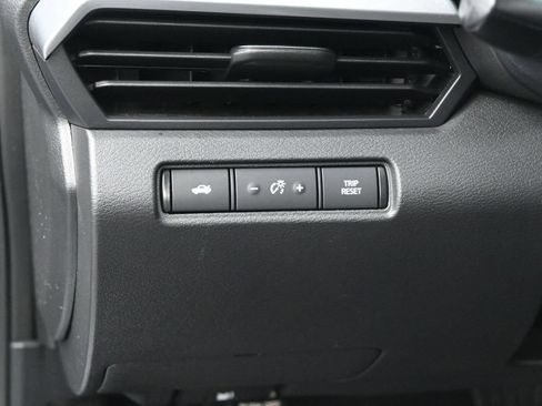 Used 2024 Nissan Altima 2.5 SR FWD image 16
