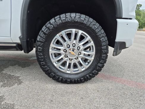 Used 2022 Chevrolet Silverado 2500 High Country w/ Safety Package II AWD/4WD image 14