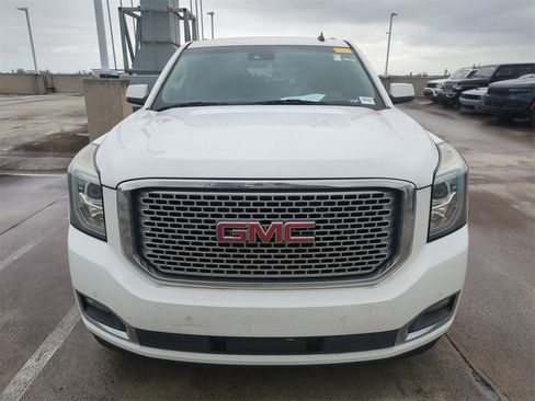 Used 2015 GMC Yukon XL Denali image 3