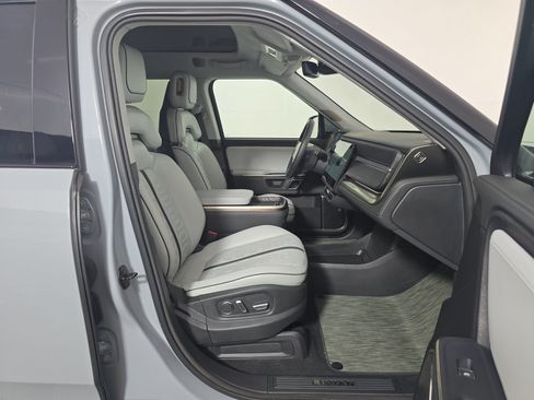 Used 2024 Rivian R1S Adventure AWD/4WD image 24