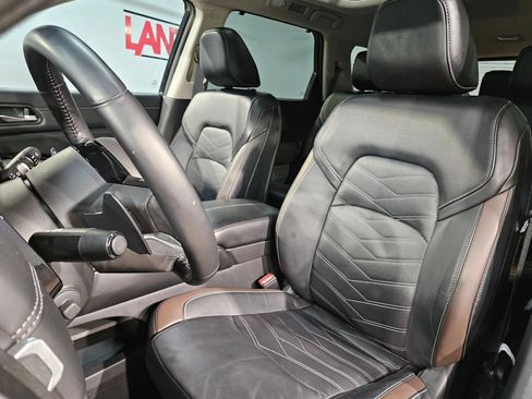 Used 2024 Nissan Pathfinder Platinum AWD/4WD image 24