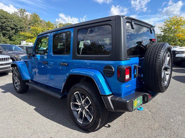 Used 2024 Jeep Wrangler Unlimited w/ Convenience Group AWD/4WD image 18
