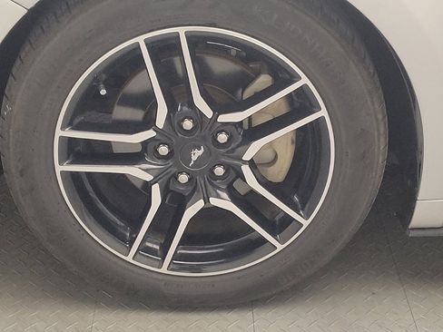 Used 2019 Ford Mustang Premium RWD image 31