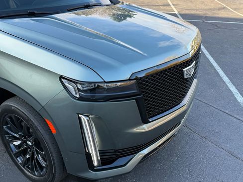 Used 2024 Cadillac Escalade ESV Sport Platinum w/ LPO, ONYX Package image 30