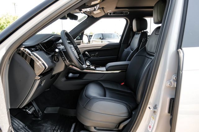 New 2026 Land Rover Range Rover Sport Dynamic SE AWD/4WD image 4