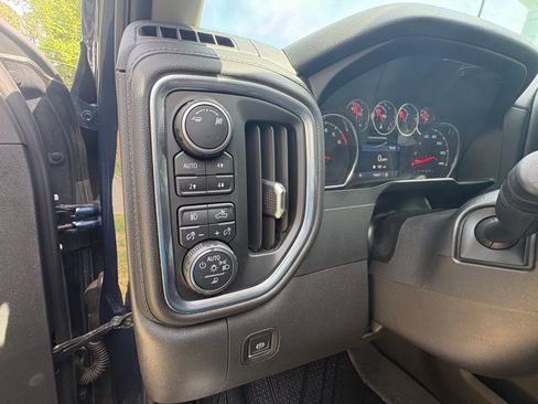 Used 2019 Chevrolet Silverado 1500 LT Trail Boss image 19