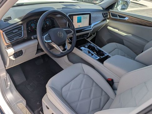 New 2026 Volkswagen Atlas SE image 9