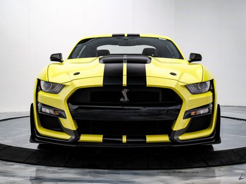 Used 2021 Ford Mustang Shelby GT500 w/ Carbon Fiber Track Pack image 27