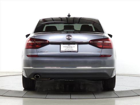 Used 2017 Volkswagen Passat 1.8T SE image 6