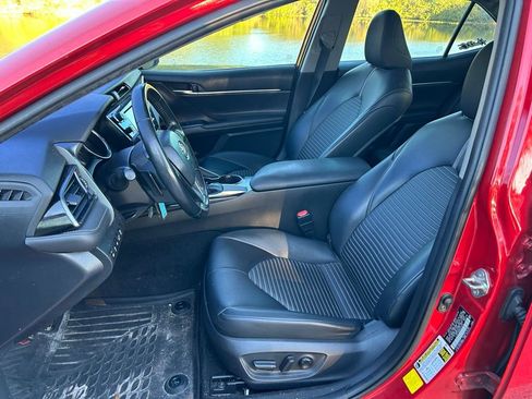 Used 2019 Toyota Camry SE image 13