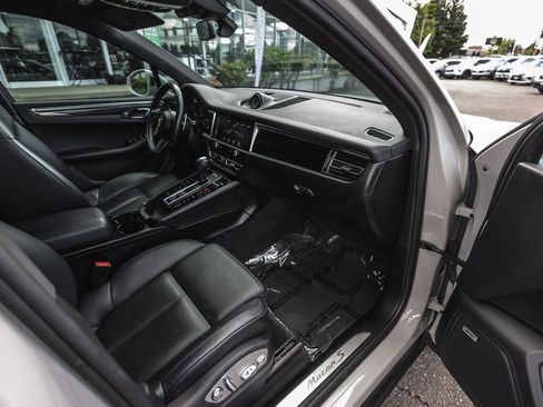 Used 2022 Porsche Macan S AWD/4WD image 24