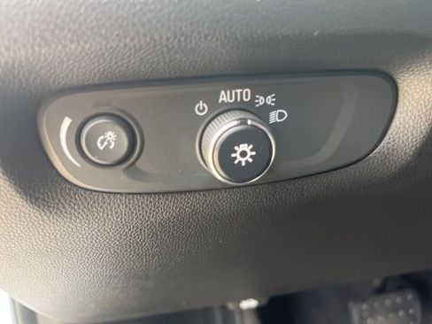 Used 2020 Chevrolet Traverse LS FWD image 14