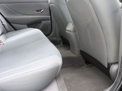 Used 2022 Hyundai Elantra SEL w/ Preferred Accessory Package image 28