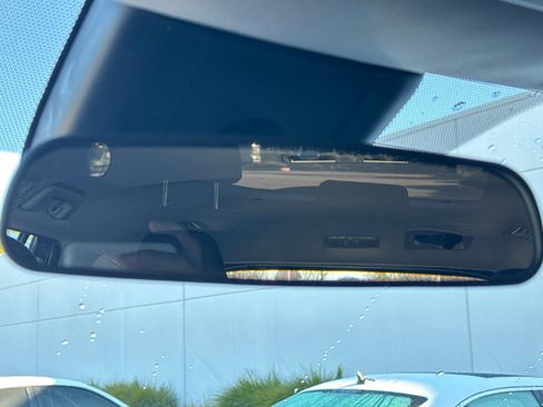 Used 2025 Toyota Highlander LE image 25