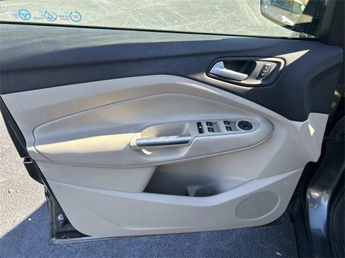 Used 2017 Ford Escape SE image 21