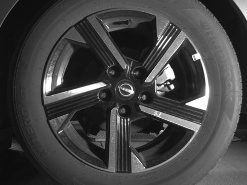 Used 2025 Nissan Sentra SV FWD image 14