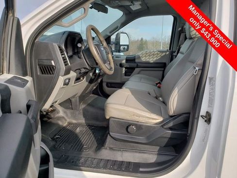 Used 2019 Ford F550 2WD Regular Cab Super Duty image 16