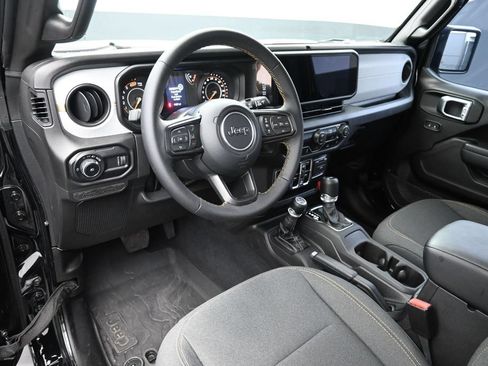 Used 2025 Jeep Wrangler Unlimited Sport AWD/4WD image 13